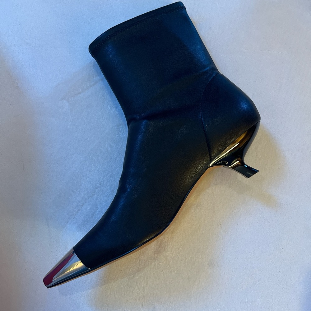 NIB Katy Perry Collections Black Micro Heel Stretch Bootie size 8.5 Silver Toe - Picture 2 of 7
